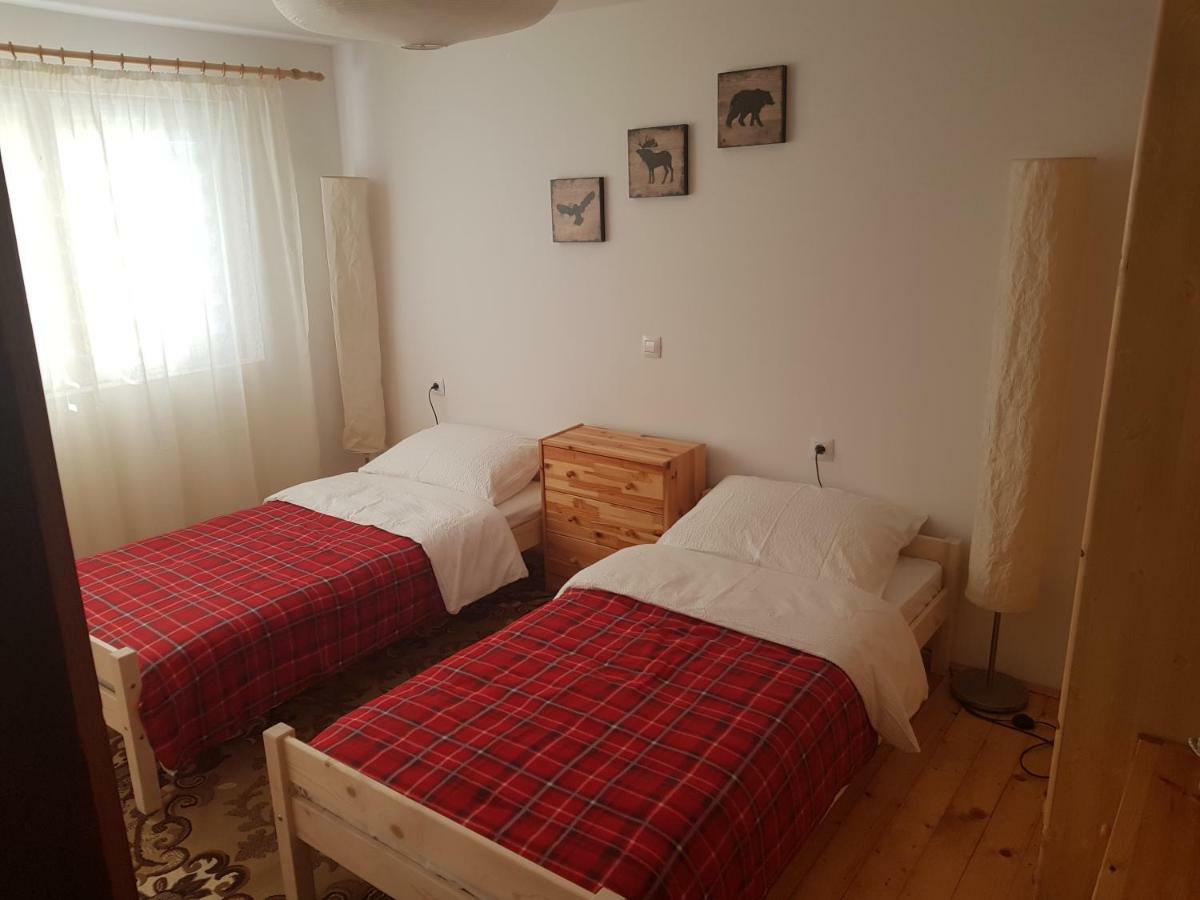 Apartmani Andrej Udbina Bagian luar foto