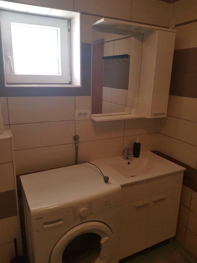 Apartmani Andrej Udbina Bagian luar foto