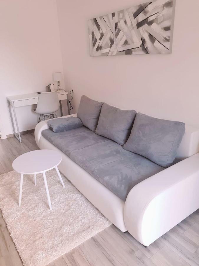 Apartmani Andrej Udbina Bagian luar foto
