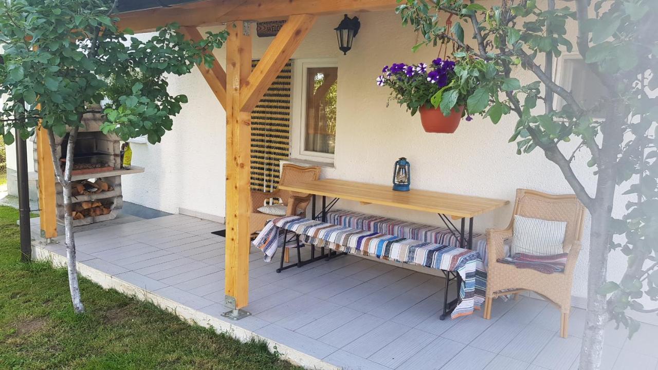 Apartmani Andrej Udbina Bagian luar foto